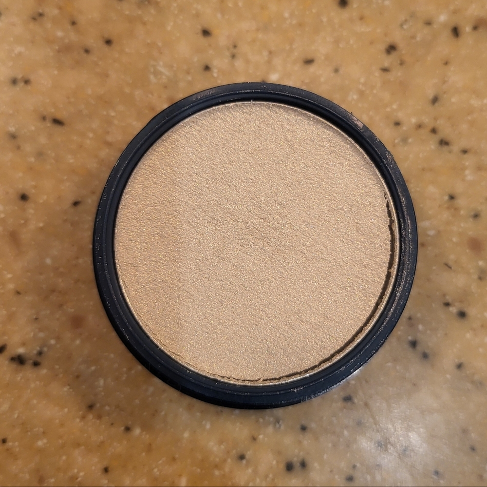 NWT Space Case Cosmetics Seen from Space 1C Highlighter